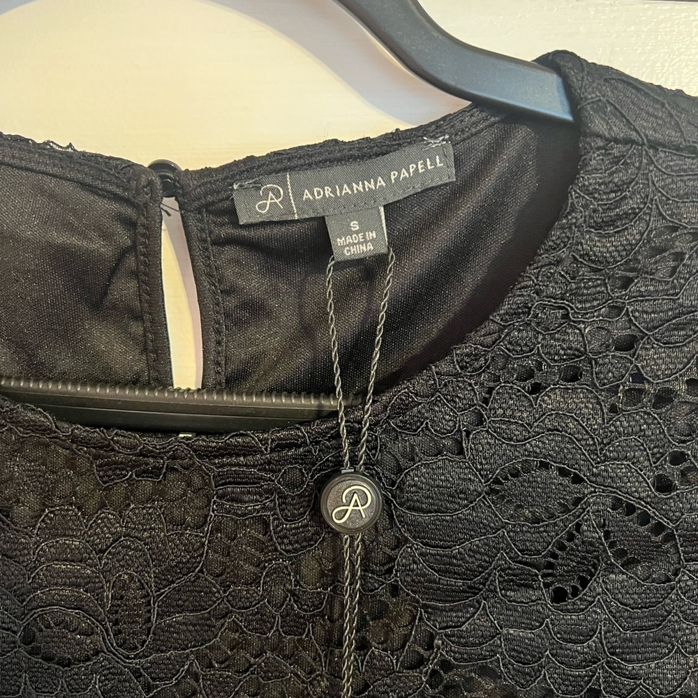 #60 ADRIANNA PAPEL • LACE TOP • UNLINED SLEEVES - Picture 3 of 5